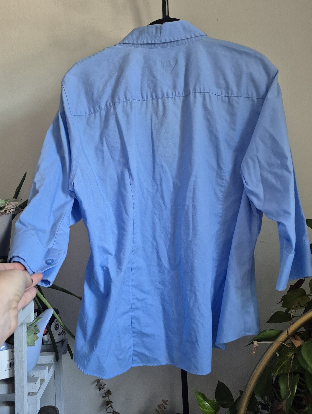 Kirkland Signature Women's Sky Blue Casual Button-Down Shirt - Picture 2 of 5